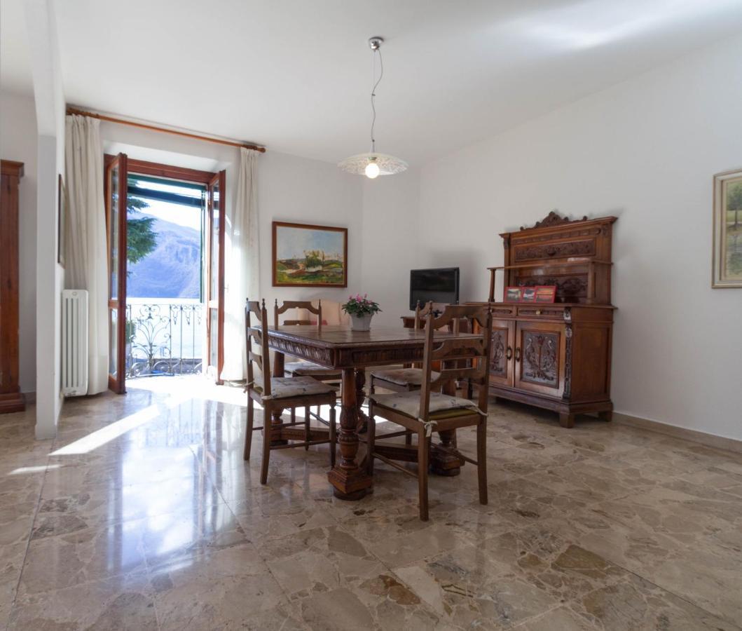 Mamma Ciccia Holiday Home - Lake Front Apartment Mandello del Lario Dış mekan fotoğraf